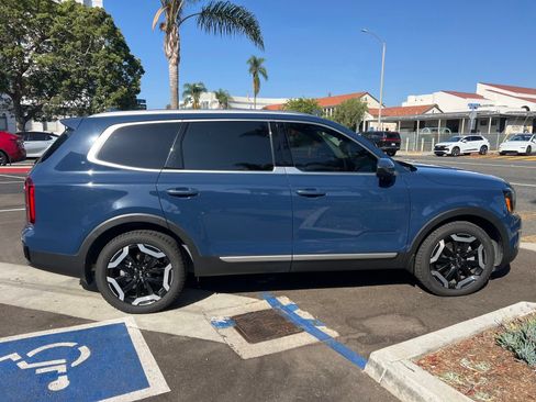 Certified 2024 Kia Telluride S w/ S Sunroof Package FWD image 6