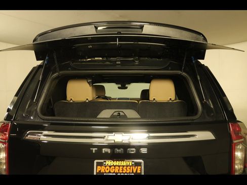 Used 2021 Chevrolet Tahoe Premier w/ Premium Package image 22