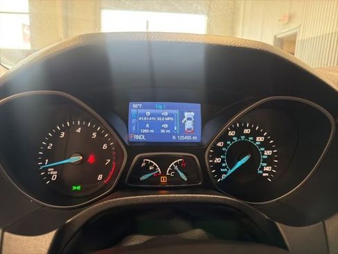 Used 2014 Ford Focus SE w/ SE Sport Package FWD image 21