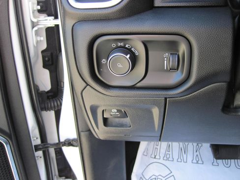 Used 2024 RAM 1500 Laramie AWD/4WD image 16
