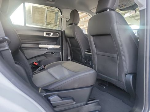 Used 2023 Ford Explorer XLT RWD image 25
