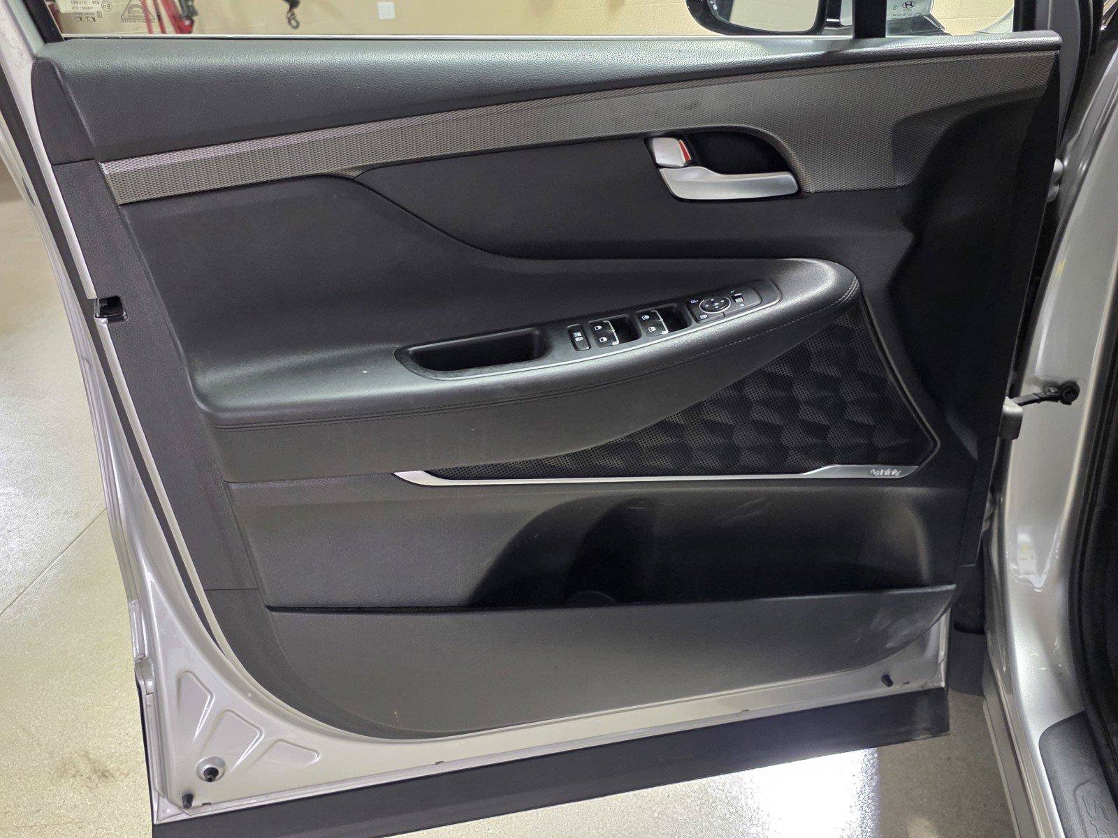 Used 2020 Hyundai Santa Fe SEL w/ Convenience Package FWD image 17