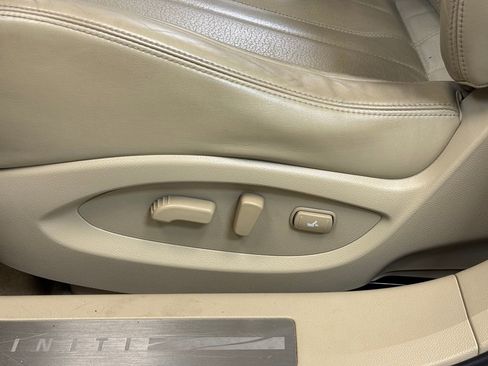 Used 2014 INFINITI QX70 2WD w/ Premium Package image 11