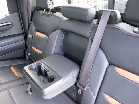 Used 2023 GMC Sierra 1500 AT4 w/ Technology Package image 19