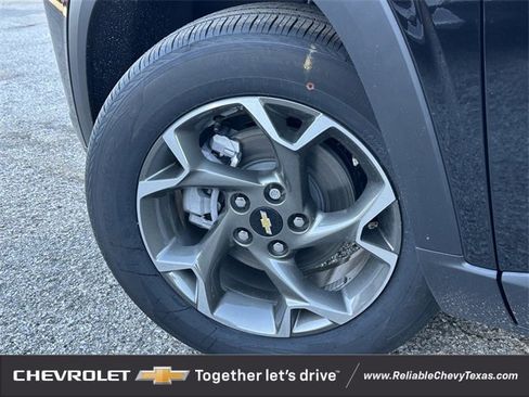 New 2026 Chevrolet Trax LT w/ Driver Confidence Package image 10