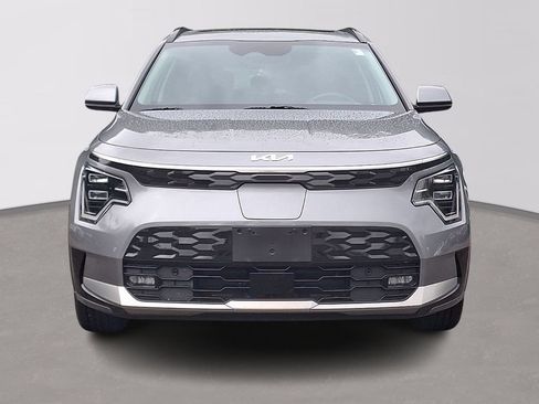Used 2023 Kia Niro Wave w/ Wave Preserve Package FWD image 2