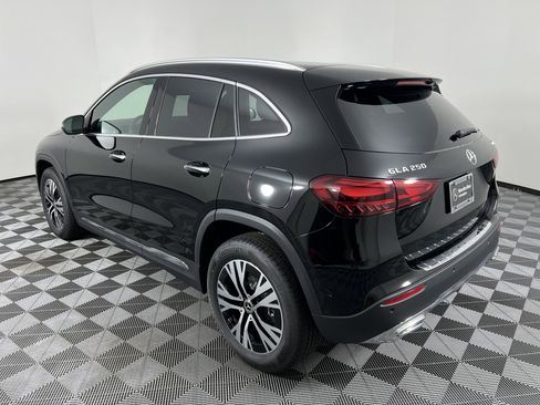New 2025 Mercedes-Benz GLA 250 4MATIC image 10