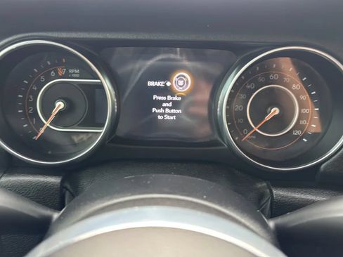 Used 2020 Jeep Gladiator Overland w/ LED Lighting Group AWD/4WD image 12