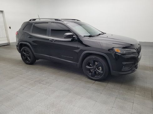 Used 2020 Jeep Cherokee Latitude Plus image 11