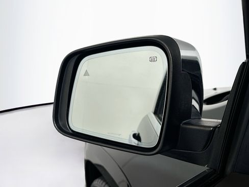 Used 2017 Jeep Grand Cherokee Summit image 16