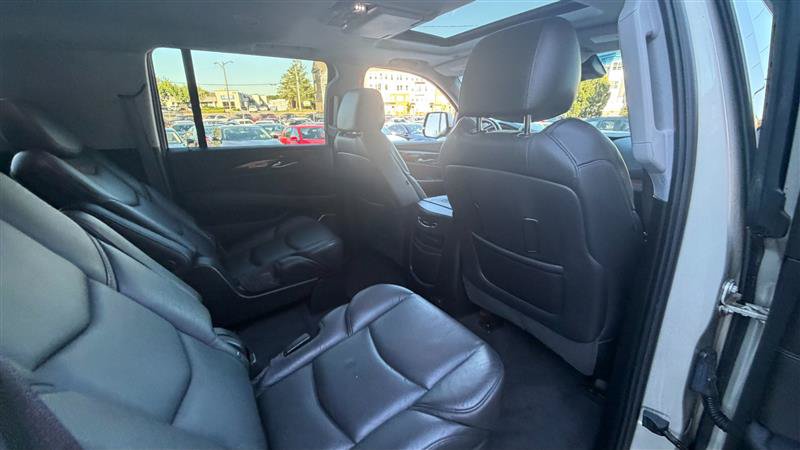 Used 2017 Cadillac Escalade ESV Luxury AWD/4WD image 8