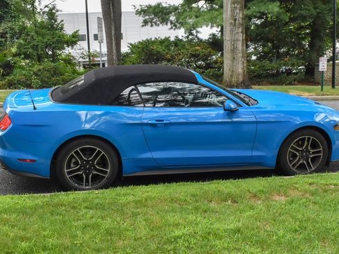 Used 2022 Ford Mustang Premium RWD image 10