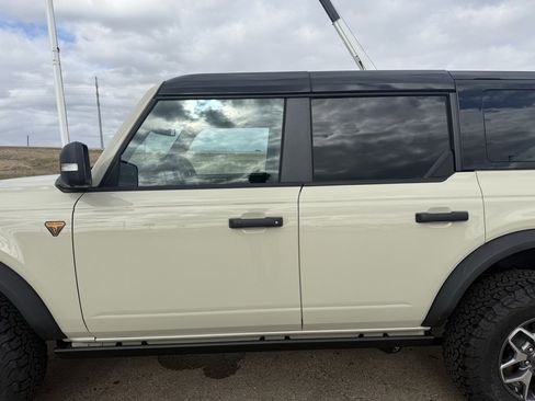 New 2025 Ford Bronco Badlands image 27