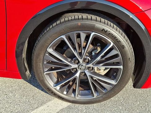 Certified 2024 Toyota Prius XLE FWD image 8
