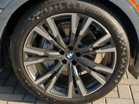 New 2026 BMW X7 xDrive40i w/ Executive Package image 11