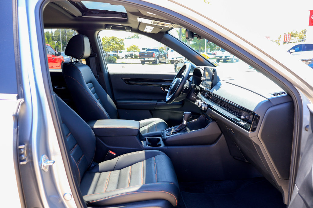 Used 2025 Honda CR-V Sport Touring image 8
