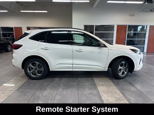 Used 2024 Ford Escape ST-Line w/ Tech Pack #1 AWD/4WD image 9