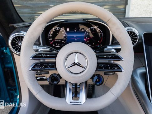 Used 2025 Mercedes-Benz SL 55 AMG 4MATIC image 26