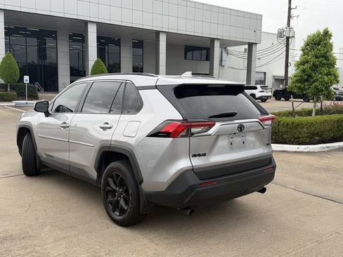 Used 2023 Toyota RAV4 XLE w/ Convenience Package image 7