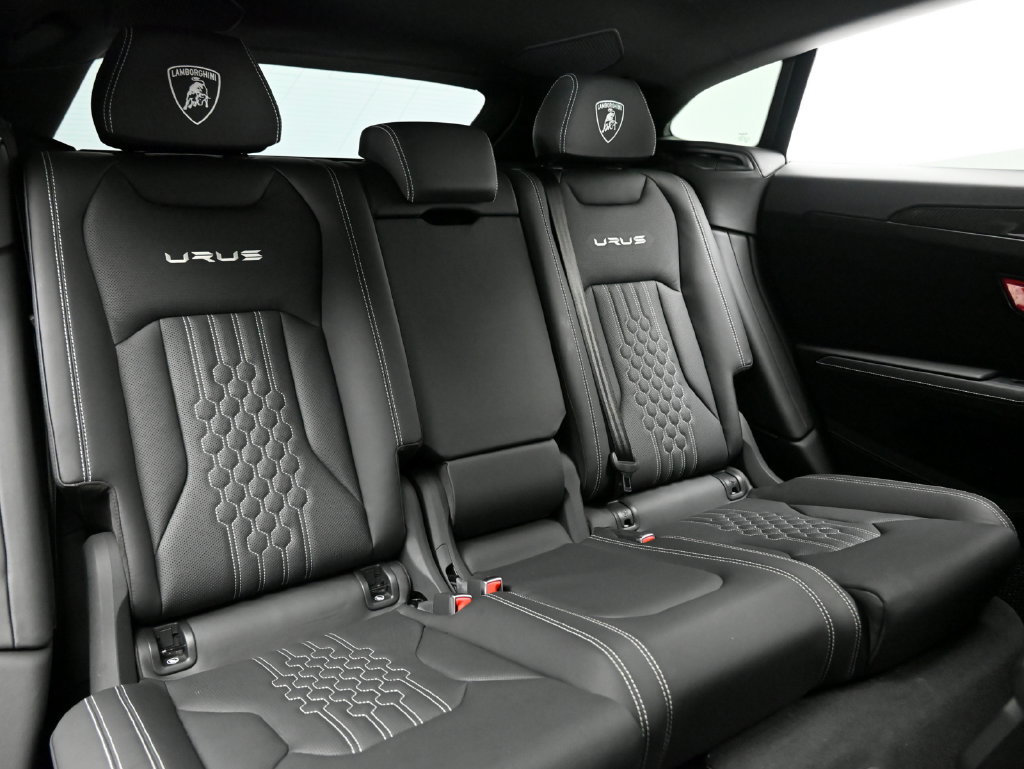 Used 2024 Lamborghini Urus Performante AWD/4WD image 14