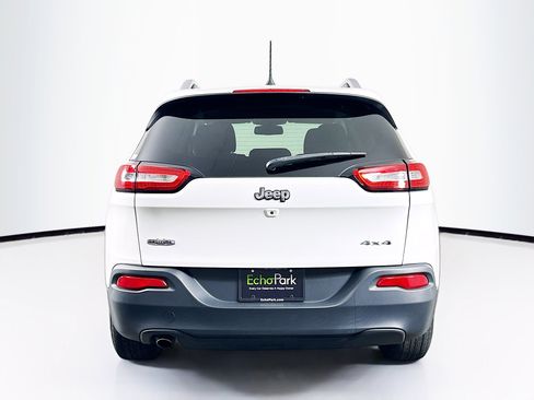 Used 2017 Jeep Cherokee Latitude image 7