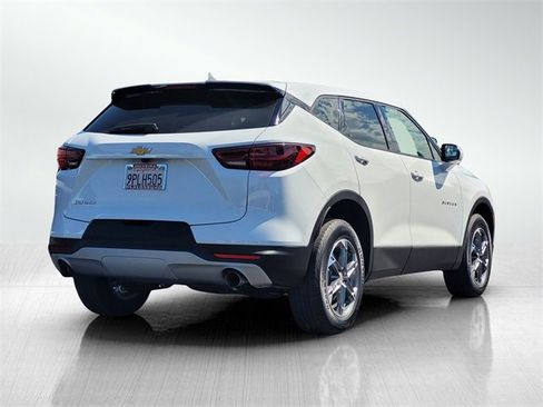 Used 2025 Chevrolet Blazer LT image 5