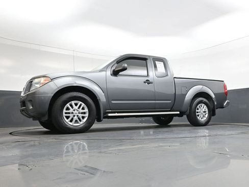 Used 2018 Nissan Frontier SV image 34