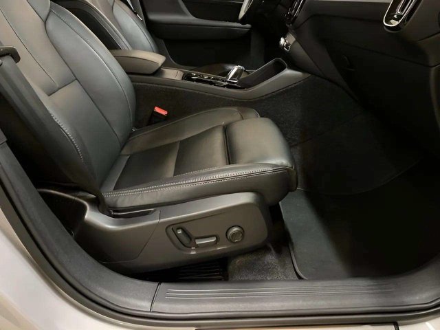 Used 2025 Volvo XC40 B5 Plus AWD/4WD image 78