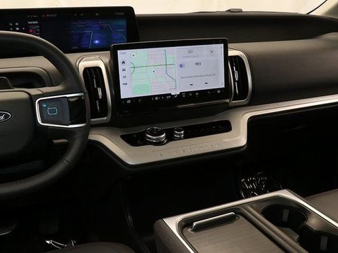 New 2025 Ford Expedition Max Active image 16