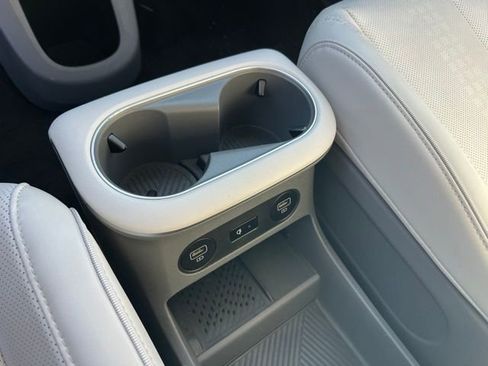 Used 2024 Hyundai Ioniq 5 Limited image 21