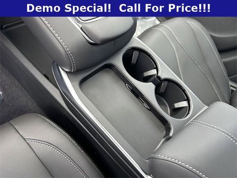 Used 2025 Acura RDX SH-AWD image 23