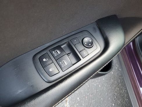 Used 2020 Dodge Challenger SRT Hellcat image 19