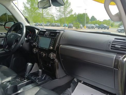 Used 2023 Toyota 4Runner TRD Off-Road Premium w/ Moonroof Package AWD/4WD image 34