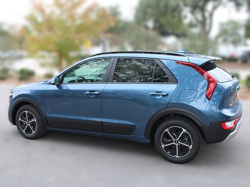 New 2026 Kia Niro EX FWD image 12