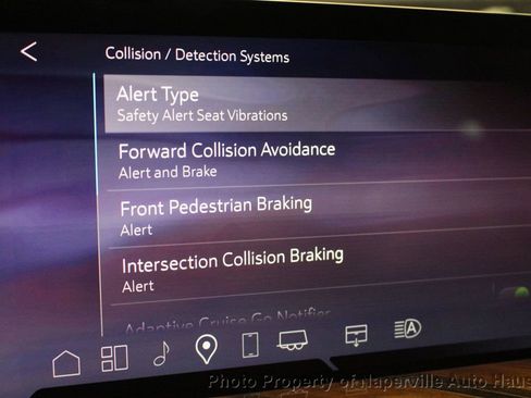 Used 2025 Cadillac Escalade ESV Sport Platinum w/ LPO, ONYX Package image 31