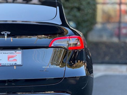 Used 2021 Tesla Model Y Long Range image 16