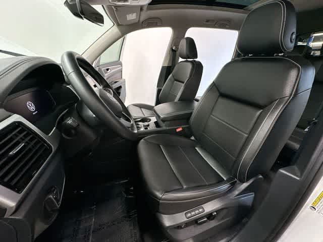 Used 2023 Volkswagen Atlas SEL AWD/4WD image 16