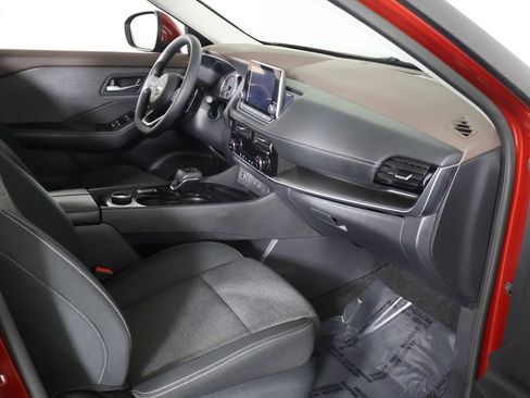 Used 2023 Nissan Rogue SV image 20