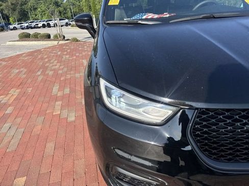 Used 2025 Chrysler Pacifica Limited FWD image 20
