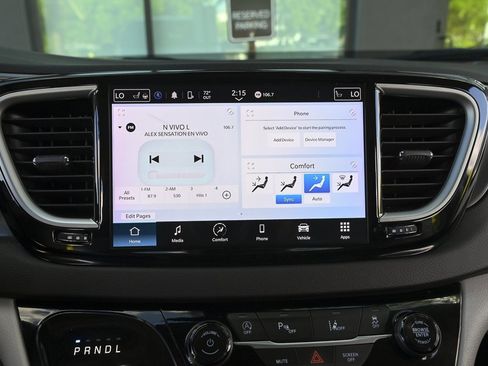 Used 2024 Chrysler Pacifica Touring-L image 27