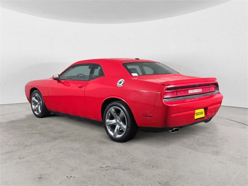 Used 2014 Dodge Challenger SXT Plus image 3