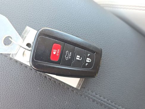 Used 2022 Toyota RAV4 XLE Premium FWD image 28