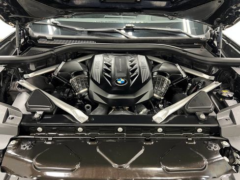 Used 2022 BMW X7 M50i w/ Cold Weather Package AWD/4WD image 31