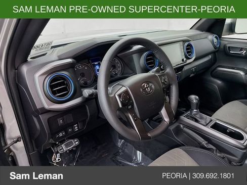 Used 2022 Toyota Tacoma TRD Off-Road AWD/4WD image 9