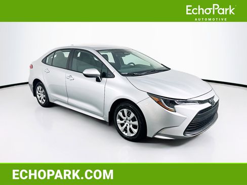 Used 2026 Toyota Corolla LE image 1