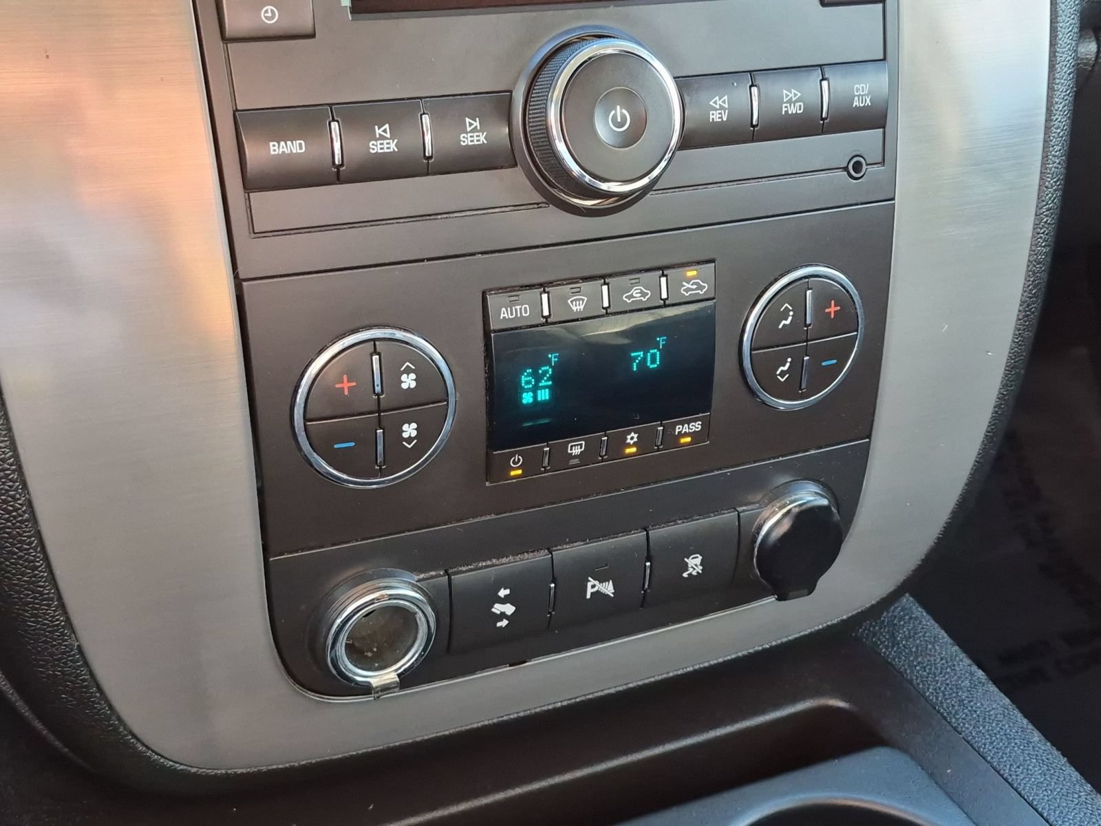 Used 2009 GMC Sierra 1500 SLT w/ SLT Convenience Package AWD/4WD image 24