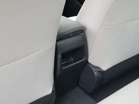 Used 2020 Toyota Corolla L image 13