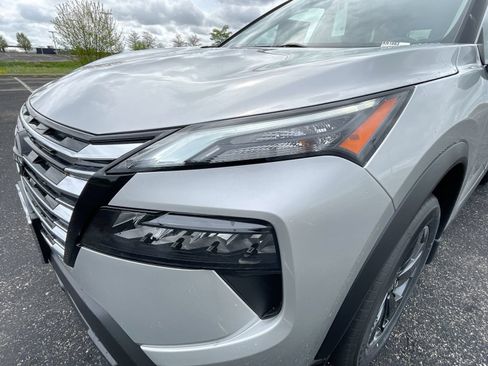 Used 2024 Nissan Rogue SV AWD/4WD image 30