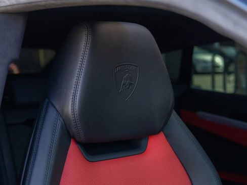 Used 2019 Lamborghini Urus image 54