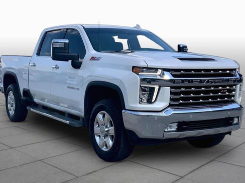 Used 2022 Chevrolet Silverado 2500 LTZ w/ LTZ Plus Package AWD/4WD image 3